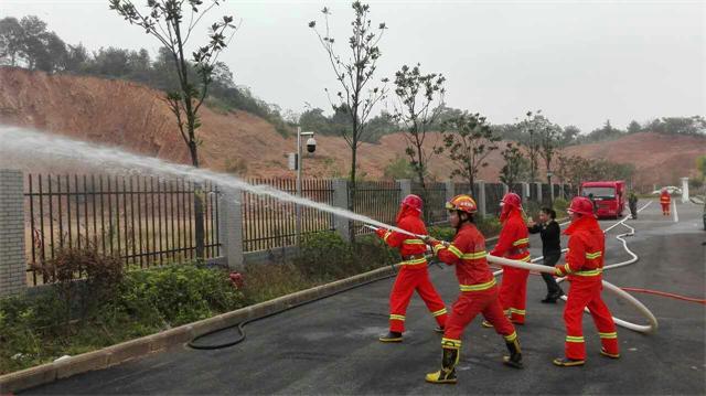 荷塘月色管委会组织义务消防队员到消防大队开