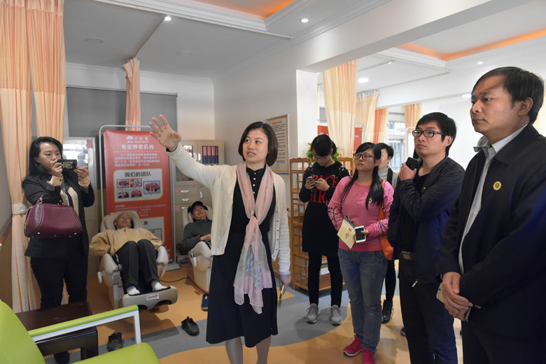 湖南知名大V看幸福荷塘