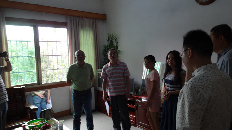 市人社局到荷塘区调研农村高校毕业生就业情况