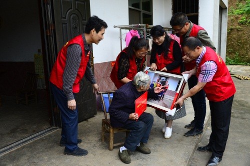 3荷塘区文联送文化下乡 吕晓南 摄 (6) - 副本.JPG