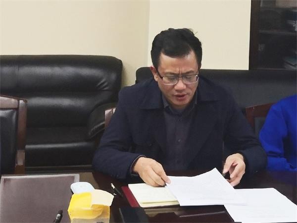 区审计局党组书记、局长王虎表态发言