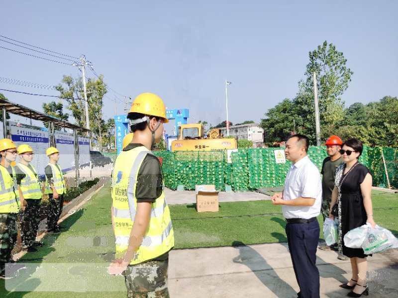 住建局送清凉活动 (2)