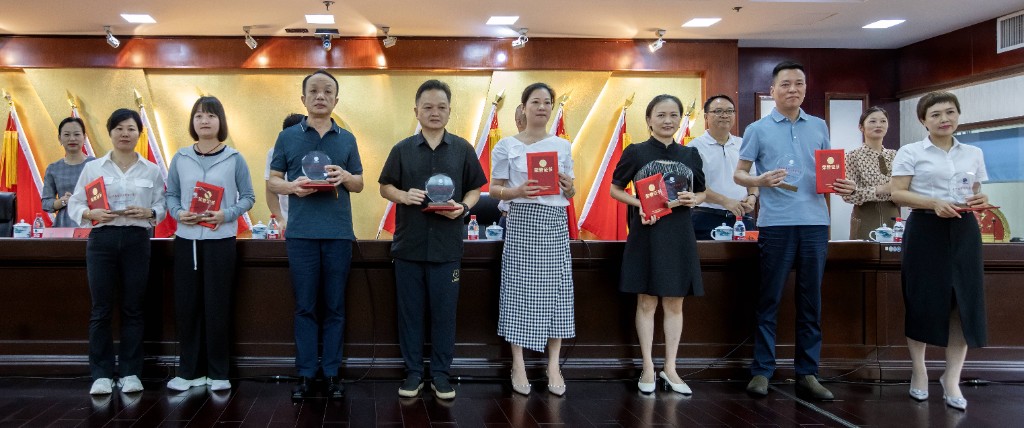 50f827873cdc282435a86ede43ae26b(1)