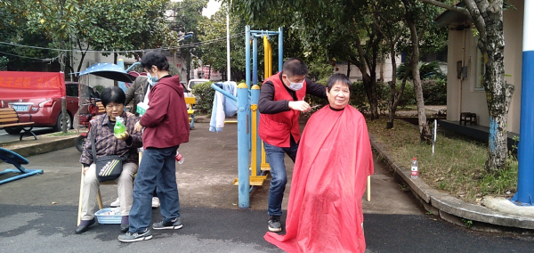 (湘运小区活动现场)